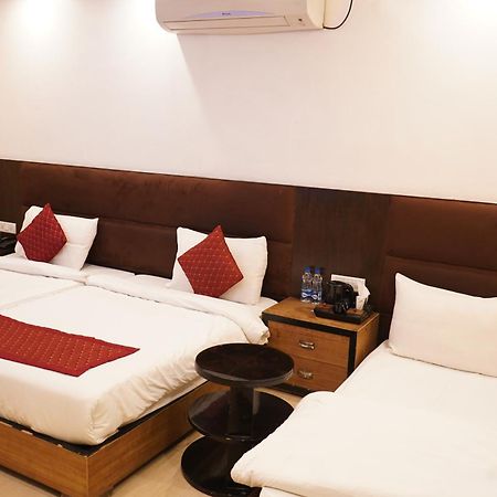 Hotel O Delhi, Near Karol Bagh Main Market And Metro Station 新德里 外观 照片