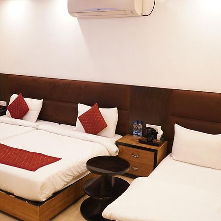 Hotel O Delhi, Near Karol Bagh Main Market And Metro Station 新德里 外观 照片