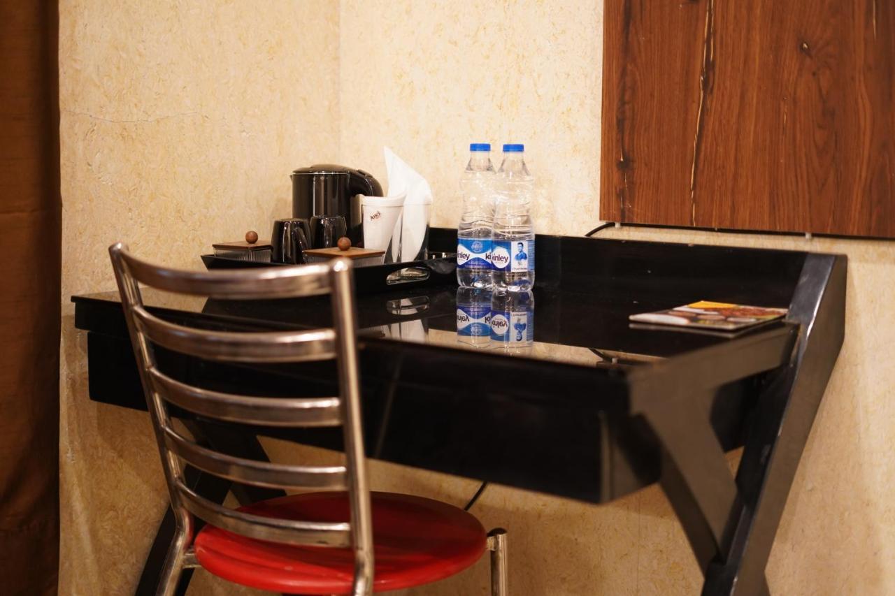 Hotel O Delhi, Near Karol Bagh Main Market And Metro Station 新德里 外观 照片
