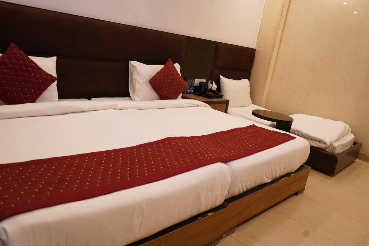 Hotel O Delhi, Near Karol Bagh Main Market And Metro Station 新德里 外观 照片