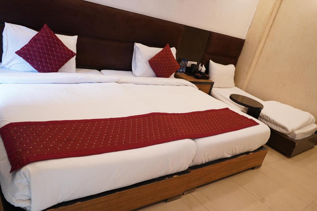 Hotel O Delhi, Near Karol Bagh Main Market And Metro Station 新德里 外观 照片