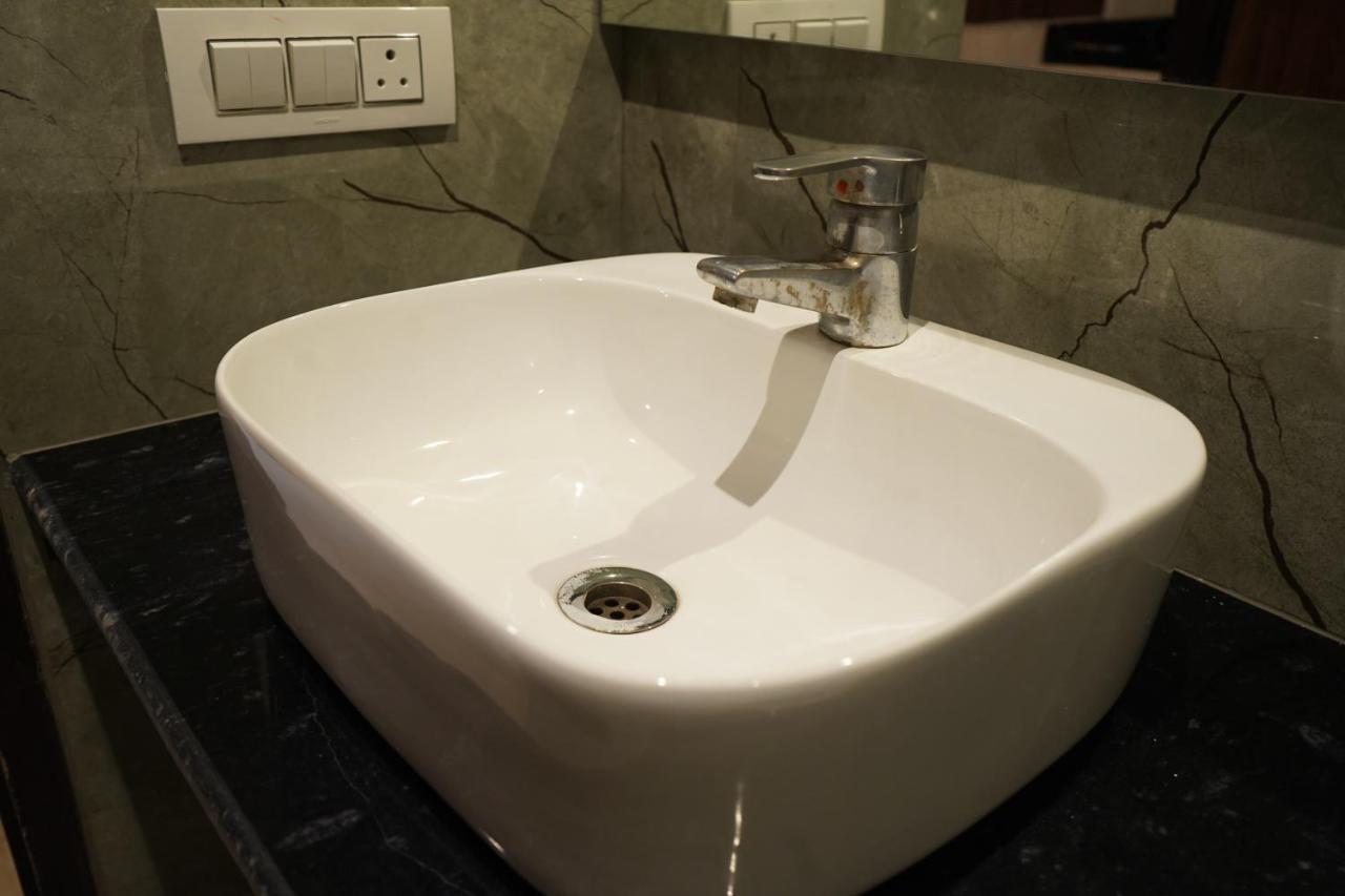 Hotel O Delhi, Near Karol Bagh Main Market And Metro Station 新德里 外观 照片