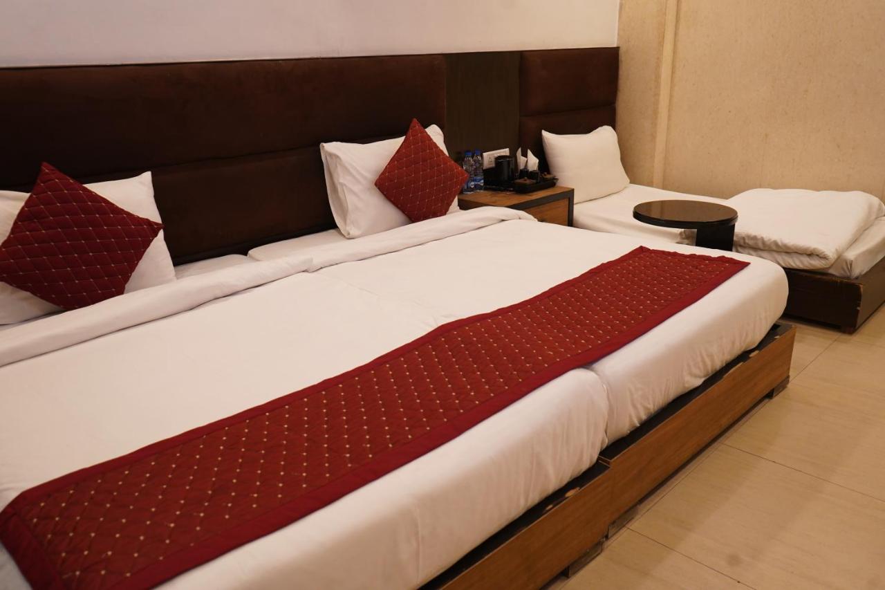 Hotel O Delhi, Near Karol Bagh Main Market And Metro Station 新德里 外观 照片