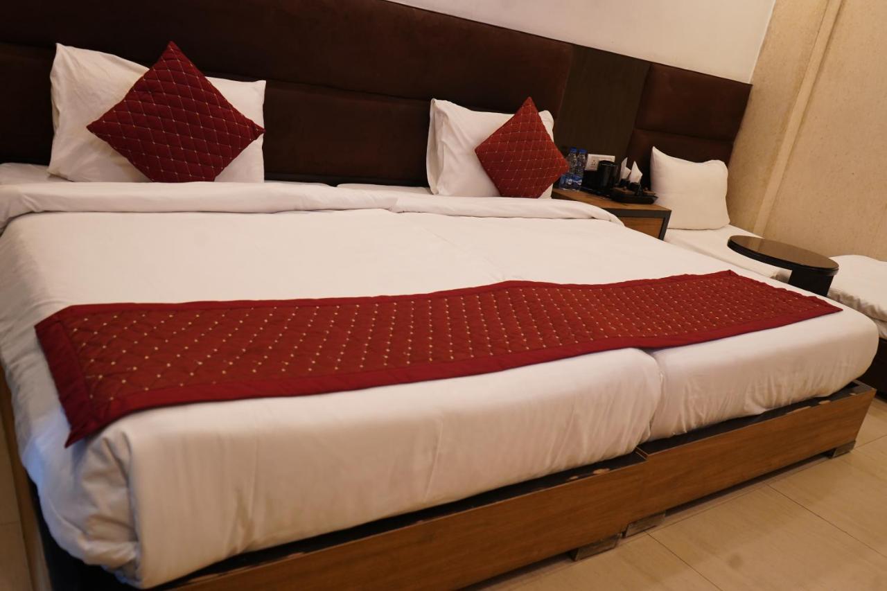 Hotel O Delhi, Near Karol Bagh Main Market And Metro Station 新德里 外观 照片