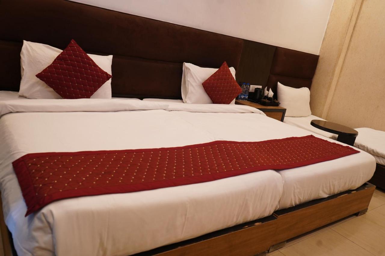 Hotel O Delhi, Near Karol Bagh Main Market And Metro Station 新德里 外观 照片