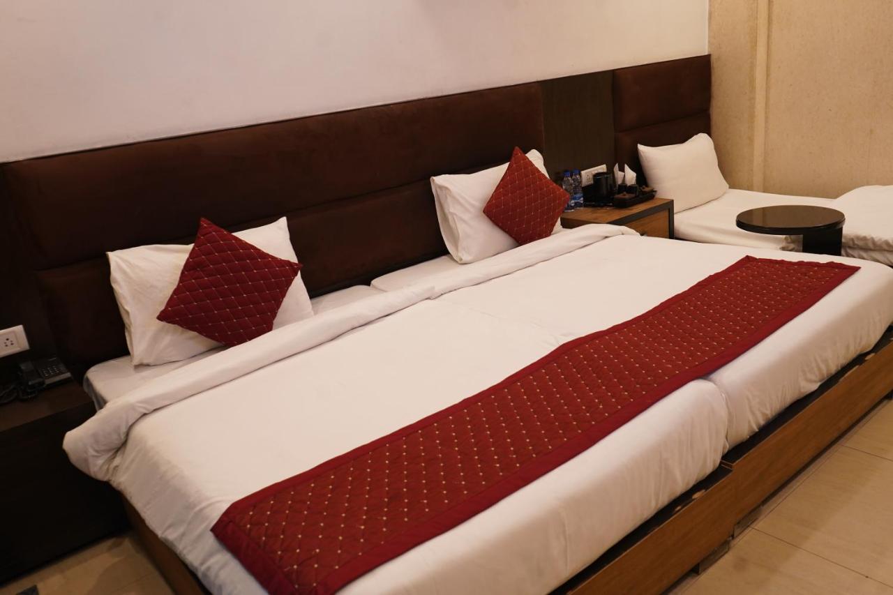 Hotel O Delhi, Near Karol Bagh Main Market And Metro Station 新德里 外观 照片