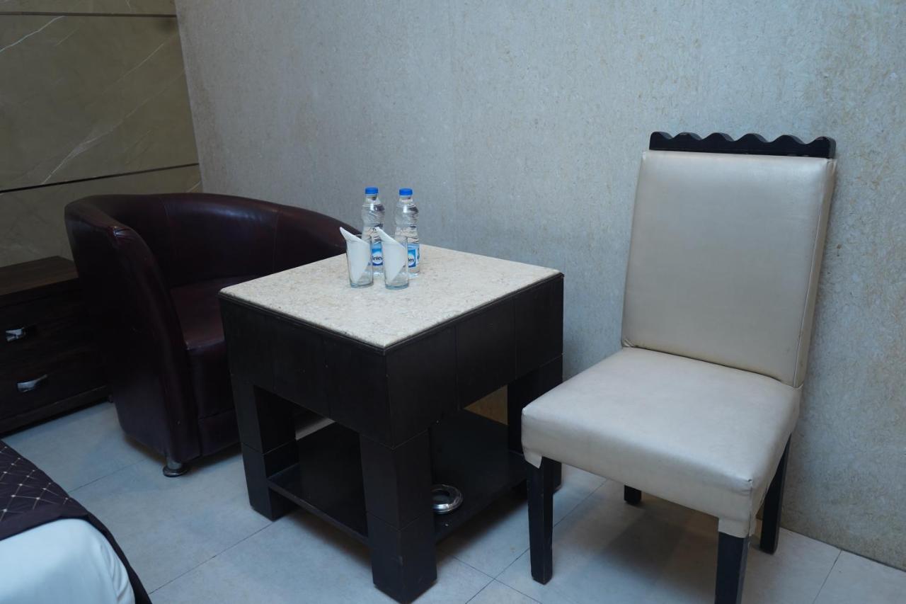 Hotel O Delhi, Near Karol Bagh Main Market And Metro Station 新德里 外观 照片