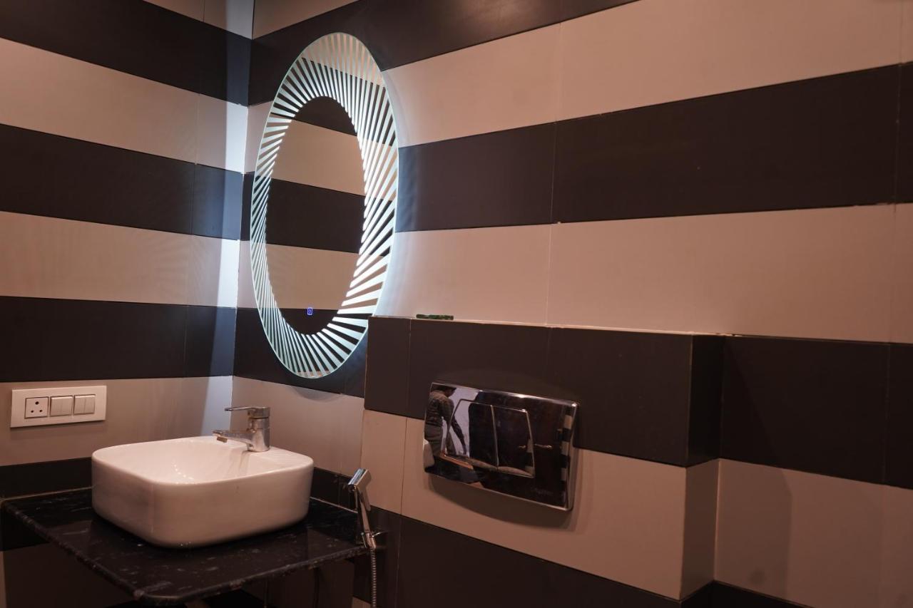 Hotel O Delhi, Near Karol Bagh Main Market And Metro Station 新德里 外观 照片