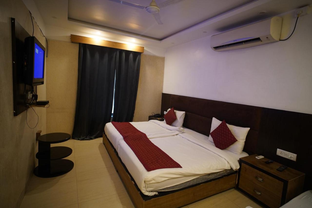 Hotel O Delhi, Near Karol Bagh Main Market And Metro Station 新德里 外观 照片