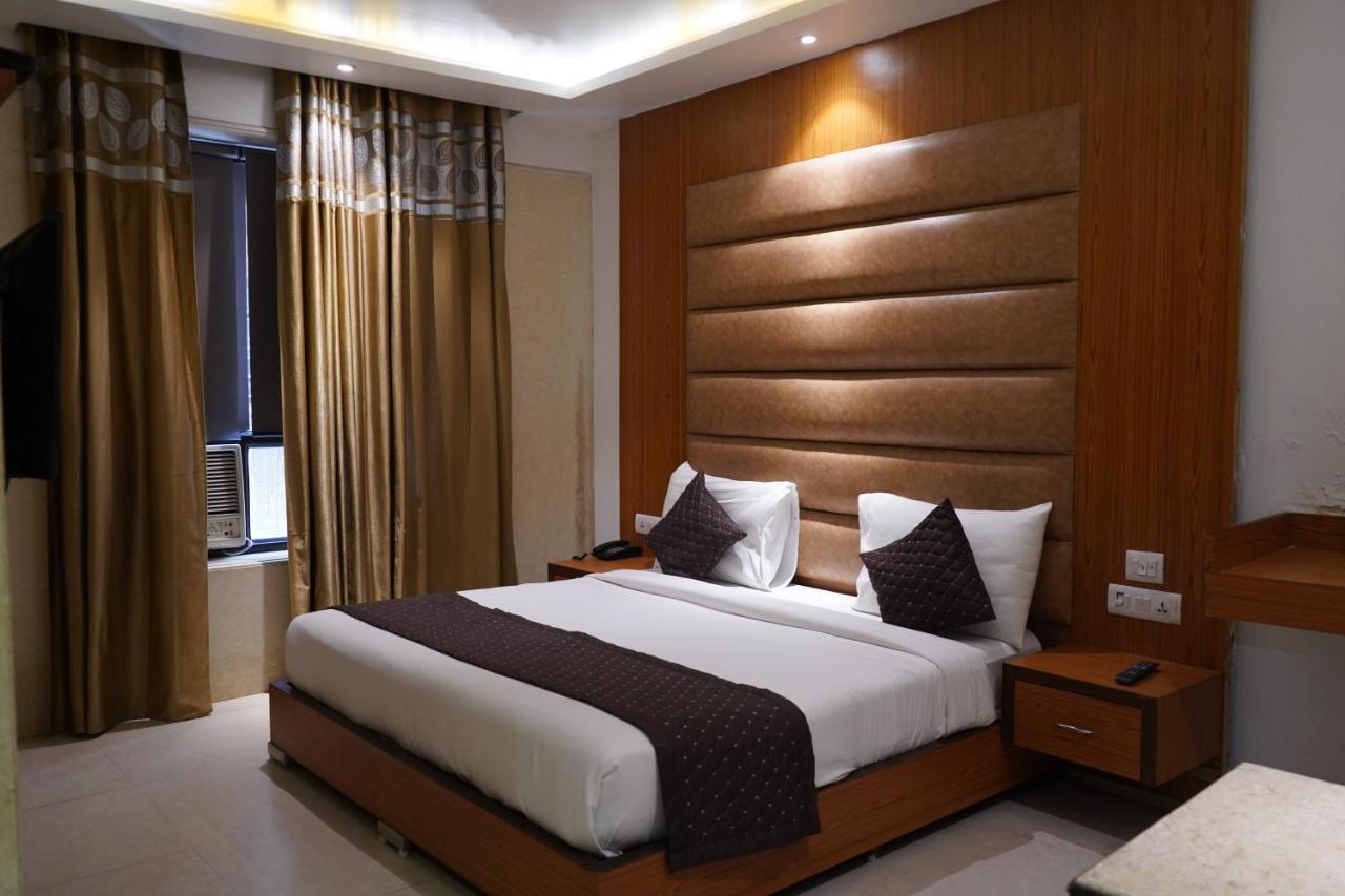 Hotel O Delhi, Near Karol Bagh Main Market And Metro Station 新德里 外观 照片