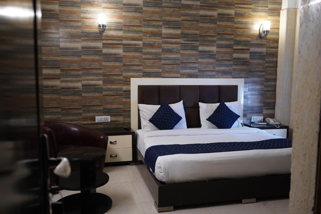 Hotel O Delhi, Near Karol Bagh Main Market And Metro Station 新德里 外观 照片