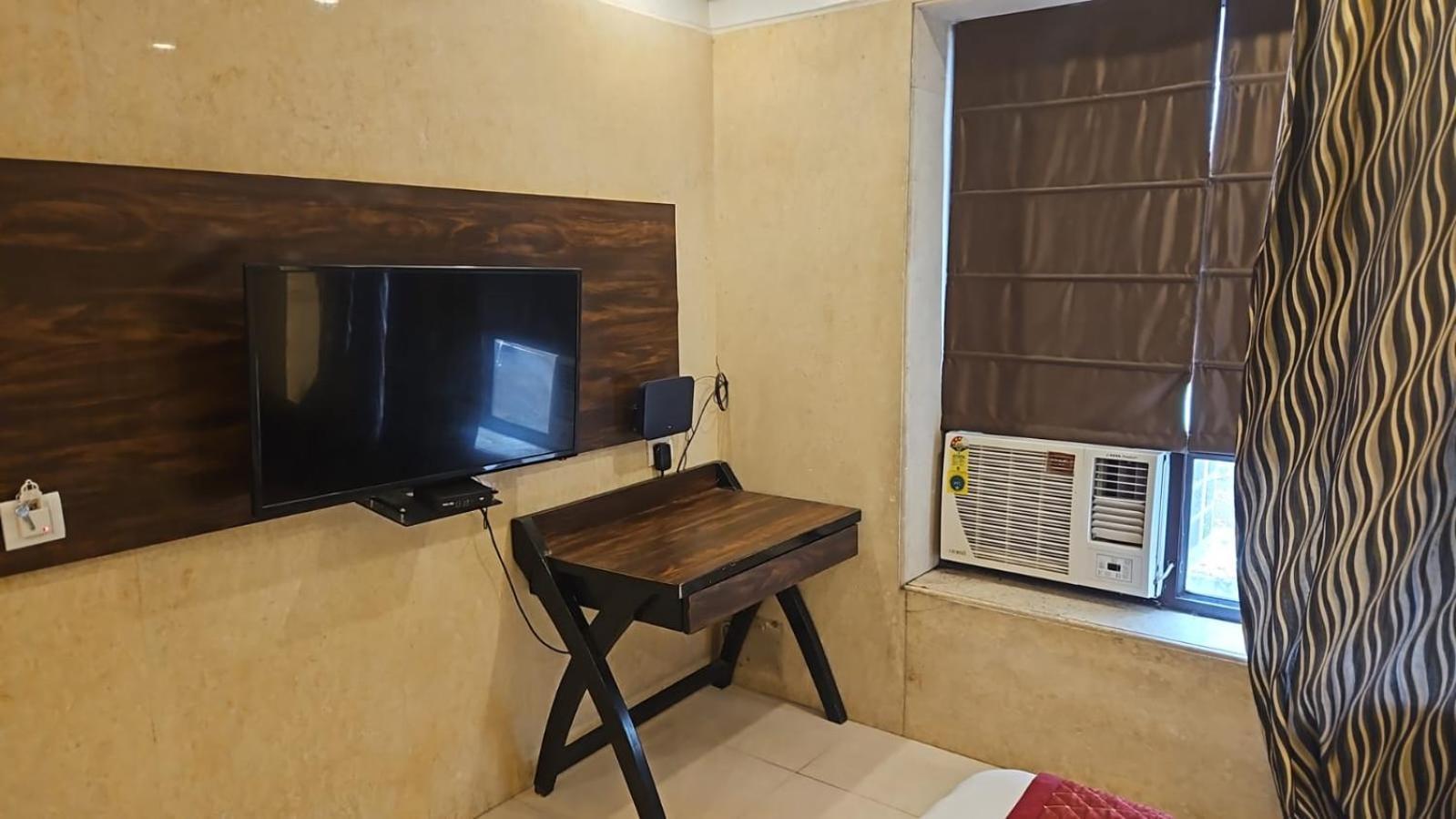 Hotel O Delhi, Near Karol Bagh Main Market And Metro Station 新德里 外观 照片